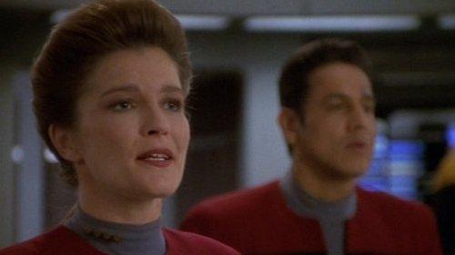 undefined Season 3 Episode 20 - Favorite Son