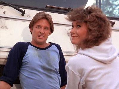 Scarecrow and Mrs. King Season 1 Episode 4 - Magic Bus