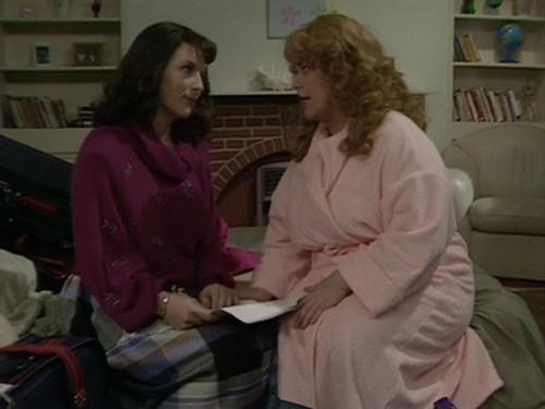 French & Saunders Season 2 Episode 3 - Removals