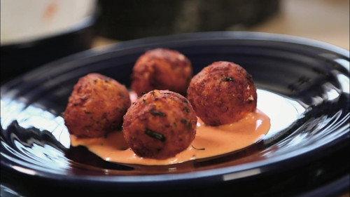 Diners, Drive-Ins and Dives Season 23 Episode 3 - Tri-Continent Cuisine