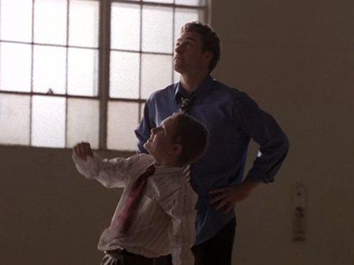 Felicity Season 2 Episode 18 - Party Lines