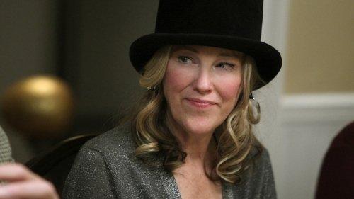 Curb Your Enthusiasm Season 7 Episode 1 - Funkhouser's Crazy Sister