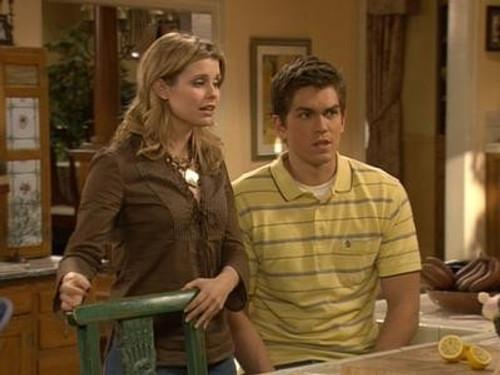 Reba Season 2 Episode 23 - Location, Location, Location