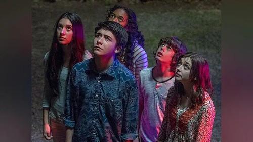 Gortimer Gibbon's Life on Normal Street Season 2 Episode 25 - Gortimer vs. the Fault in Our Street