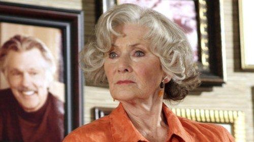 Brothers and Sisters Season 4 Episode 21 - Where There's Smoke...