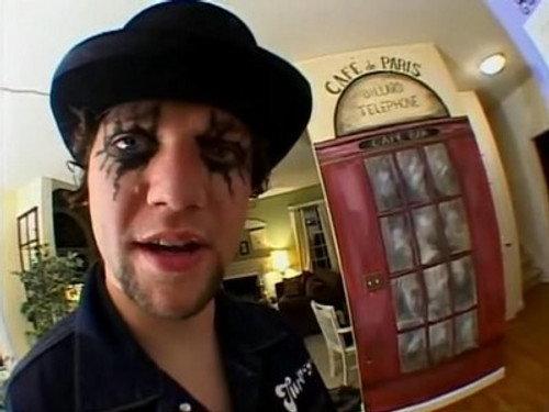 Viva La Bam Season 1 Episode 2 - Bam Hosts A Concert (a.k.a. Don't Feed Phil)