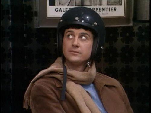 One Day at a Time Season 2 Episode 11 - The Maestro