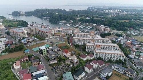 Document 72 Hours Season 8 Episode 24 - The Elderly Care Facility with a View of the Sea