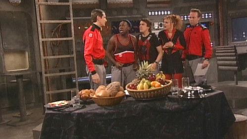 Dans une galaxie près de chez vous Season 4 Episode 12 - Episode 12