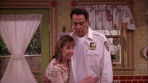 Everybody Loves Raymond Season 8 Episode 18 - Crazy Chin