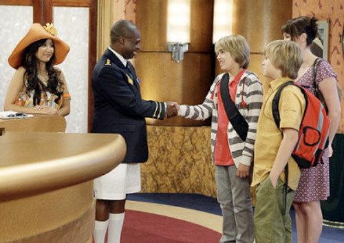 undefined Season 1 Episode 1 - The Suite Life Sets Sail