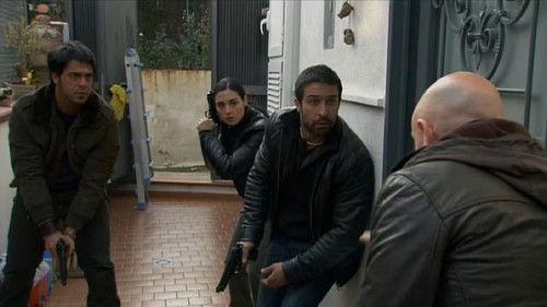 The new squad Season 1 Episode 4 - Man in the box / Stopping a war