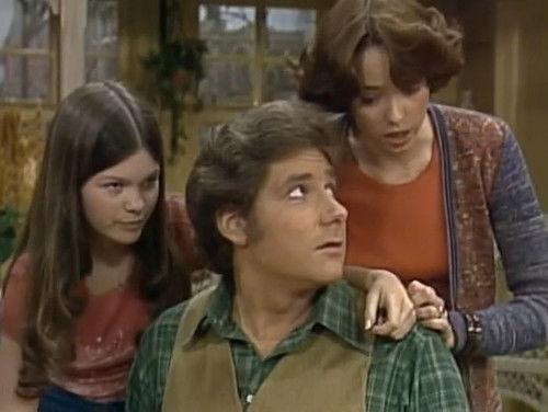 One Day at a Time Season 1 Episode 13 - Father David