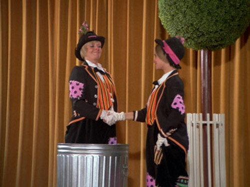 The Brady Bunch Season 4 Episode 7 - The Show Must Go On??