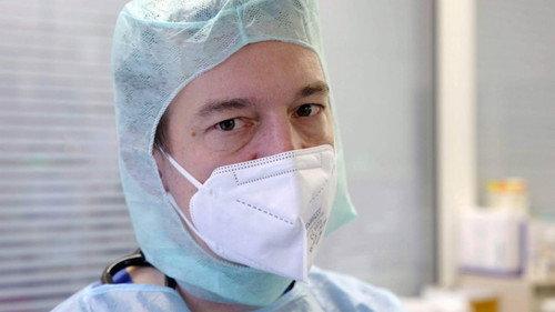 Charité intensiv Season 1 Episode 4 - Faith