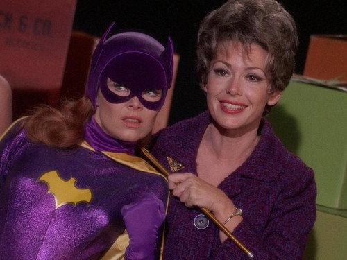 Batman Season 3 Episode 19 - Nora Clavicle and the Ladies' Crime Club