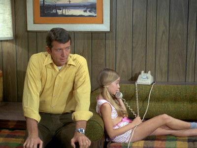 The Brady Bunch Season 1 Episode 9 - Sorry, Right Number