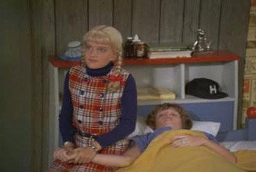 The Brady Bunch Season 5 Episode 2 - Mail Order Hero