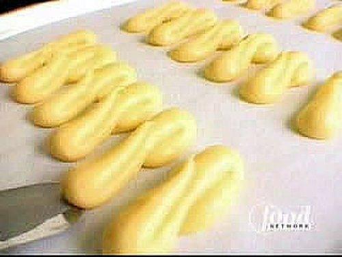 Good Eats Season 6 Episode 10 - Choux Shine