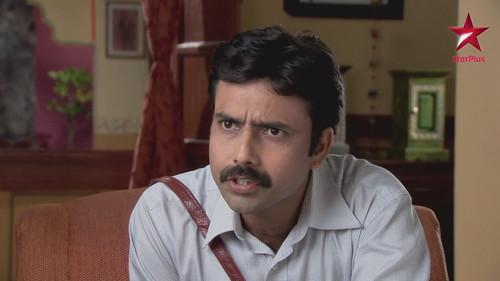 Diya Aur Baati Hum Season 1 Episode 7 - Sooraj tries to pacify Bhabho