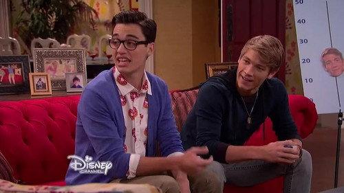 Liv and Maddie Season 3 Episode 16 - Scoop-A-Rooney