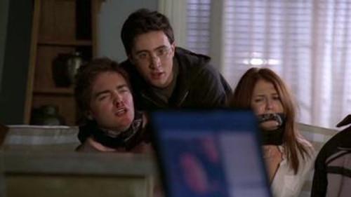 Standoff Season 1 Episode 9 - Peer Group