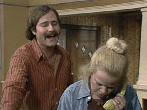 All in the Family Season 6 Episode 21 - Love by Appointment