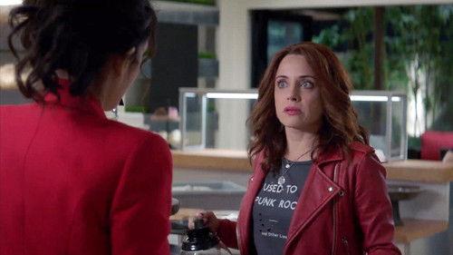 Girlfriends' Guide to Divorce Season 3 Episode 6 - Rule #218: There's No Crying in Baseball