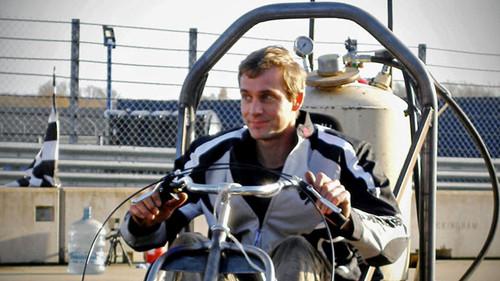 Bang Goes the Theory Season 2 Episode 1 - Land Speed, Oil, and CSI