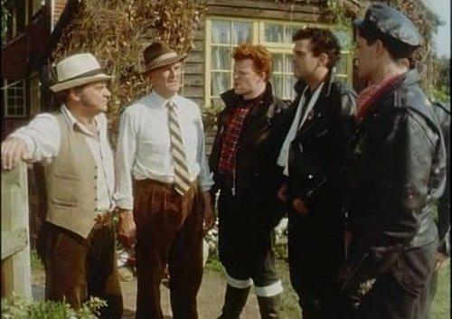 The Darling Buds of May Season 2 Episode 6 - A Season of Heavenly Gifts (2)