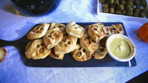 Girl Meets Farm Season 4 Episode 8 - Halloween