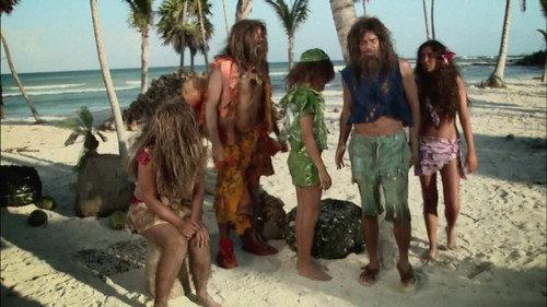 La familia P. Luche Season 2 Episode 1 - La Isla