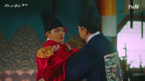 The Crowned Clown Season 1 Episode 11 - The Queen Leave the Palace