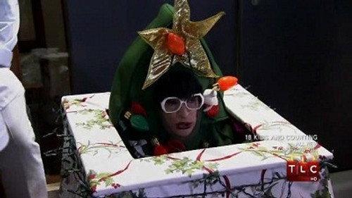 Cake Boss Season 2 Episode 10 - Colorful Characters and Christmas Costumes