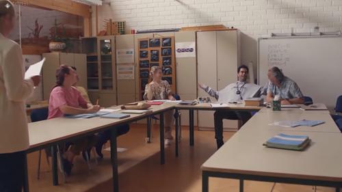 All My Brother's Girlfriends Season 3 Episode 5 - Polaganje računov, joga in spolna vzgoja