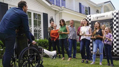 Life in Pieces Season 3 Episode 1 - Settlement Pacifier Attic Unsyncing