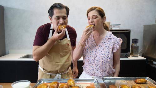 Pati's Mexican Table Season 11 Episode 4 - Maestros Del Pan