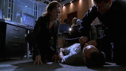 24 Season 3 Episode 24 - Day 3: 12:00 P.M.-1:00 P.M.