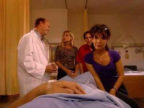 Un gars, une fille Season 6 Episode 2 - La manifestation - Papa à l'hôpital - Sexe-écoute