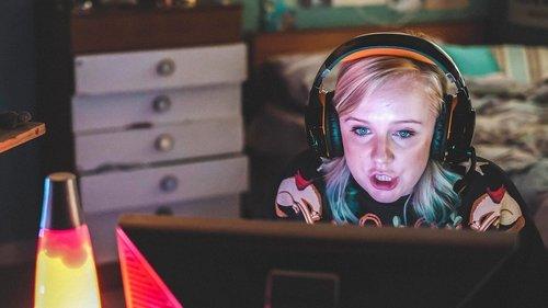 Dead Pixels Season 1 Episode 6 - Hive-Mother