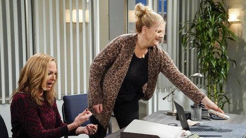 Mom Season 8 Episode 14 - Endorphins and a Toasty Tushy