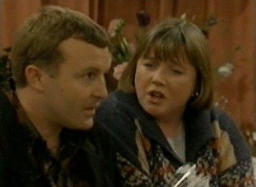 Birds of a Feather Season 7 Episode 3 - Cheers