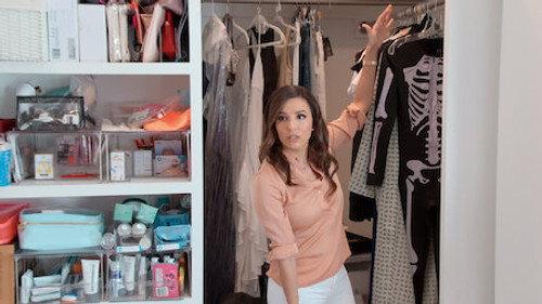 Get Organized with The Home Edit Season 1 Episode 4 - Eva Longoria and a Kitchen for Five