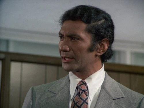 Hawaii Five-O Season 7 Episode 24 - 6,000 Deadly Tickets