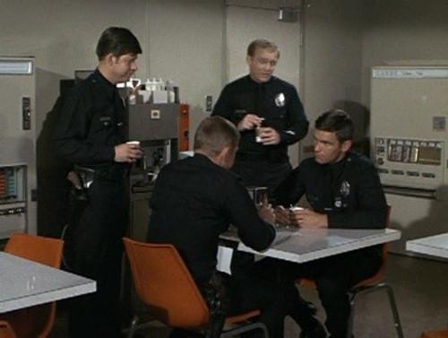 Adam-12 Season 3 Episode 18 - Log 036: Man Between