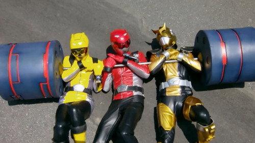 Power Rangers Season 27 Episode 8 - Boxed In