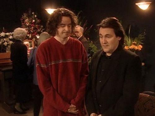 Un gars, une fille Season 6 Episode 22 - La mort de la belle-mère