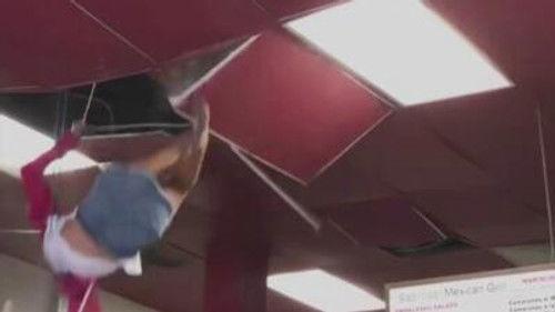 Customer Wars Season 3 Episode 9 - Bar Blunder