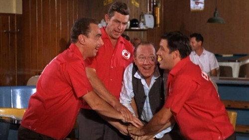 The Andy Griffith Show Season 8 Episode 2 - Howard the Bowler