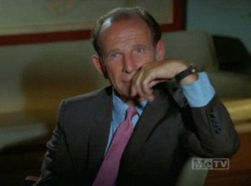 Hawaii Five-O Season 3 Episode 11 - Over Fifty? Steal!